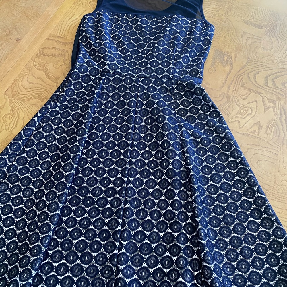 Beautiful Navy sheer-shoulder dress 👗